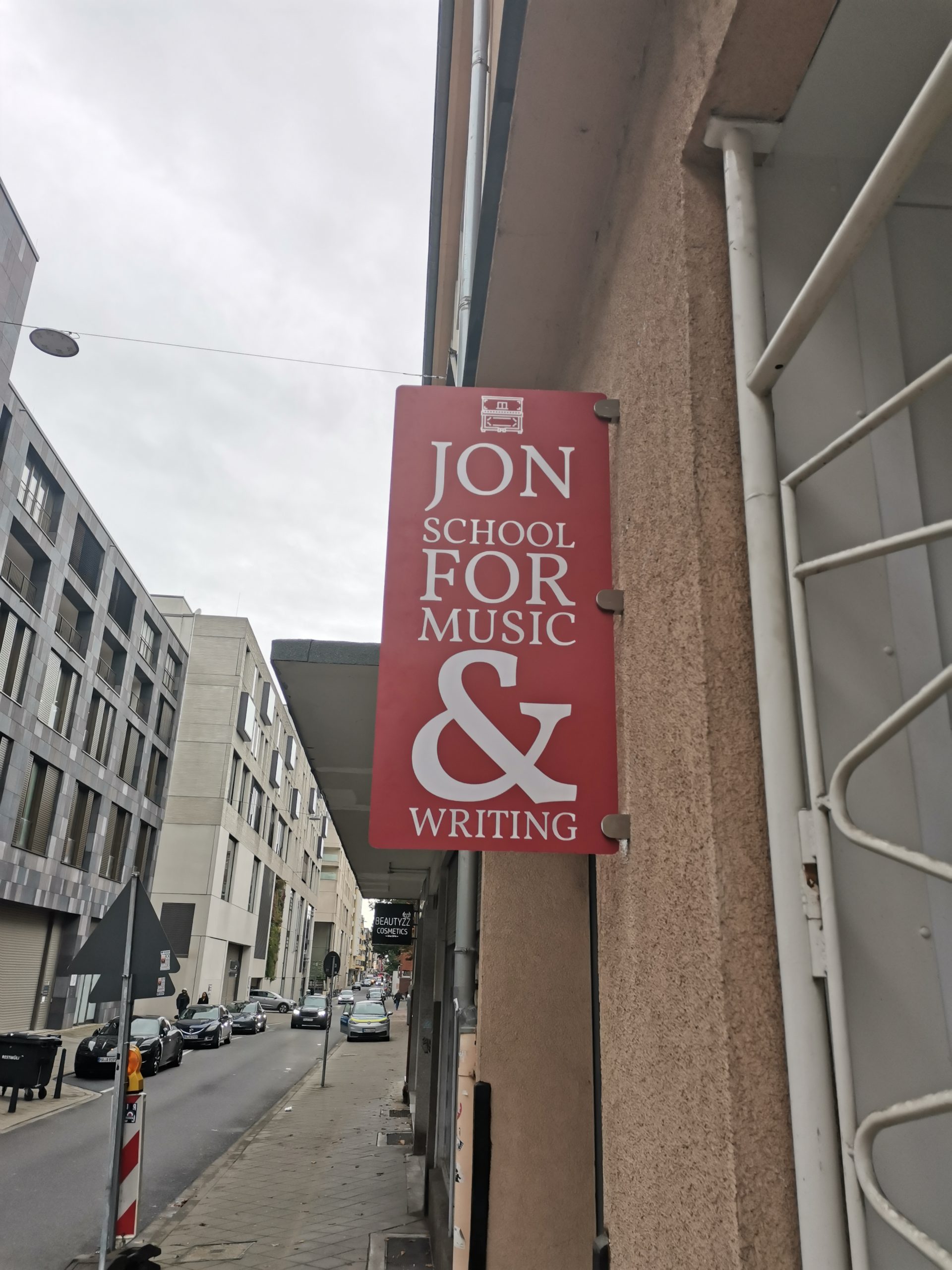 JON Musikschule Mannheim | Musiklehrer Mannheim für Gesangsunterricht, Gitarrenunterricht, Klavierunterricht und Songwriting